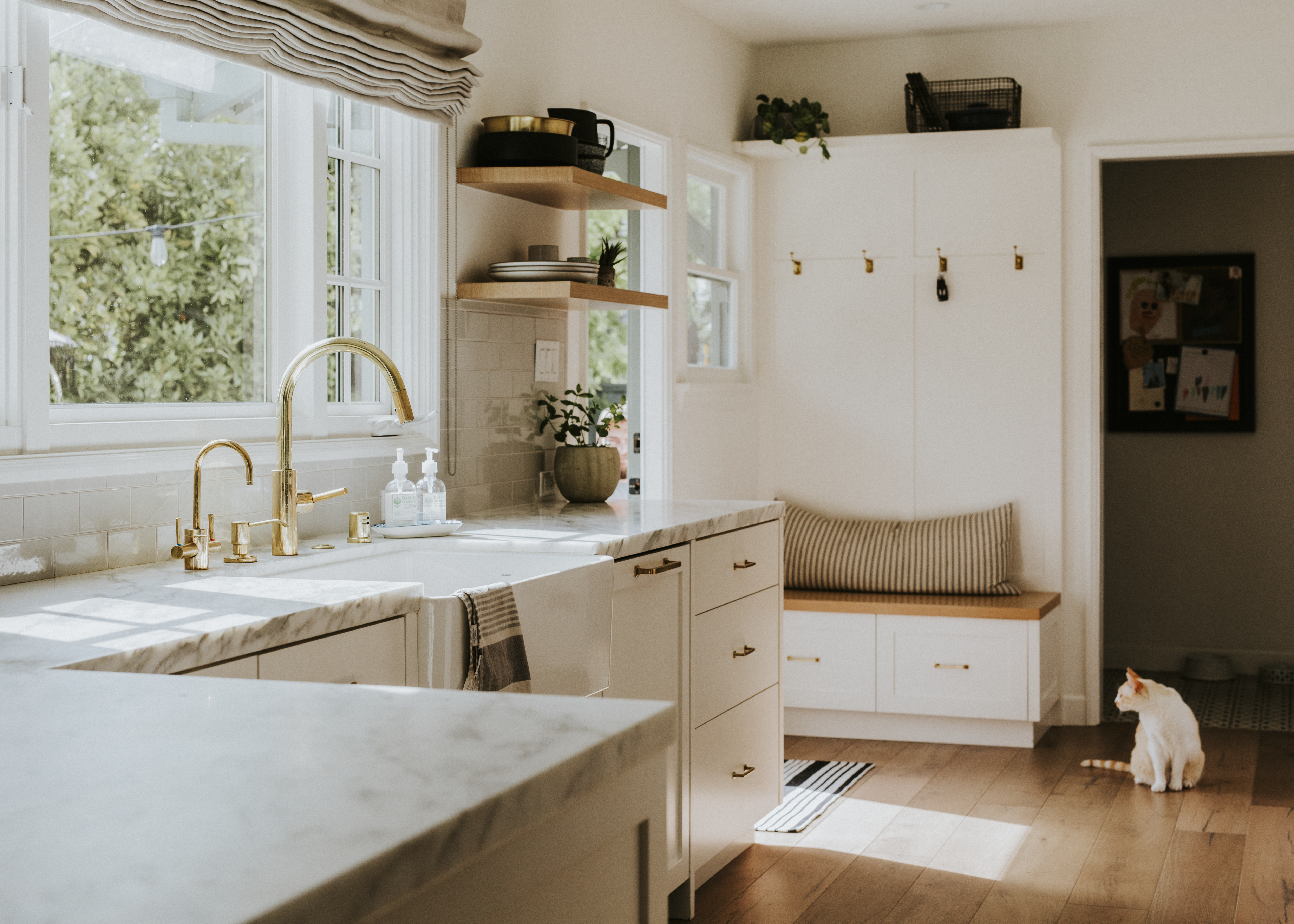 golden-kitchen-faucet-interior-design